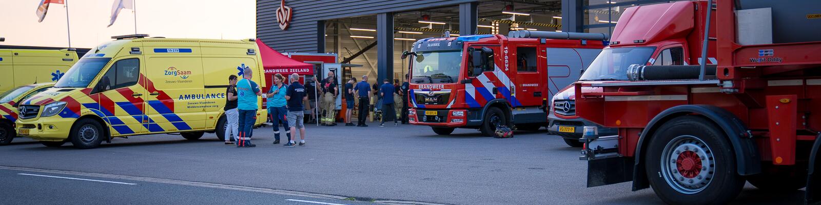 Brandweerpost Hulst oefening met ambulance Zeeland